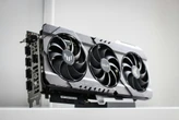 Mientras Microsoft deja morir a Windows 10, hay un desarrollador que lleva manteniendo viva una GPU durante 13 años en Linux 
