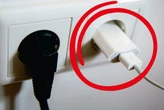 Casi nadie lo sabe, pero esto pasa si dejas el cargador del celular conectado todo el día 