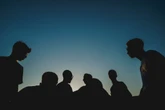 Como milenial me frustra ver lo que está viviendo la generación Z. Llegan a la vida adulta, trabajan y no pueden pagar un alquiler