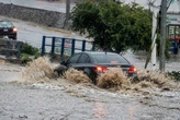Manejar en reversa cuando llueve y se inunda puede sonar tonto pero podría salvar tu motor y ahorrarte miles de pesos  