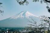 Los turistas se portaban tan mal en esta ciudad de Japón que tuvieron que tapar las vistas al monte Fuji  