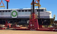 Australia prueba el tren eléctrico que puede revolucionarlo todo: genera tanta energía que tiene autonomía infinita 