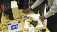 Un Nintendo clásico, una tele vieja y cero instrucciones: estudiantes enfrentan una misión casi imposible para jugar Mario 3 