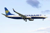 Ryanair subió el sueldo a su tripulación en España en 2024. Ahora les exige que lo devuelvan 