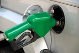 Por litro o por monto: cuál es la mejor manera de cargar gasolina