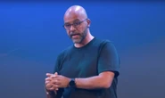"En 2049, tu inteligencia, en comparación con la de la IA, será como la de una mosca en comparación con la de Einstein", este ex-directivo de Google lo tiene claro 