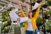 En México, ir a trabajar en tu día de descanso podría dejar de ser un favor para la empresa: esta reforma plantea pago extra y otro día libre 