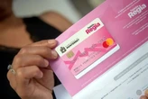 Tarjeta Regia Plus 2025: qué es, cómo registrarse y cuáles son los requisitos para obtener 2,000 pesos bimestrales 