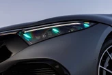 Estos autos revolucionarán las carreteras con sus luces traseras en color turquesa: para esto sirven 