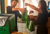 La reforma laboral ya divide a las apps de transporte en México: Uber sube tarifas, Rappi e inDrive no 