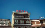 Los hoteles apostaron por precios récord para el Mundial 2026 en México. Ahora los están rematando ante la baja demanda 