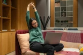 Tras años analizando el teletrabajo y la oficina, descubren que el trabajo híbrido es la peor opción: mata la innovación