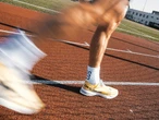 Usé mis tenis de correr más tiempo del que debía y mis pies me lo cobraron: cuánto duran según la ciencia 