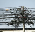 México obligará a las compañías de internet a enterrar sus cables o retirar los que ya no usan: así lo establece la nueva ley 