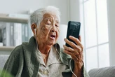 China enfrenta una crisis demográfica y recurre a robots para cuidar a sus millones de viejitos 