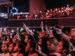 La depresión post-concierto es real: la psicología advierte que tu cerebro se "apaga" para compensar el exceso de placer del evento 