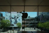 Así fue la solución en la era Steve Jobs para contentar a "las viudas de Apple" sin reducir las jornadas de hasta 80 horas en China 