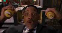 Pausa Hombres de Negro en el minuto 90 con 42 segundos y verás al ser más grande de toda la ciencia ficción en el cine