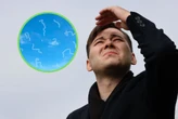 Si ves puntos o hilos flotando frente a tus ojos cuando miras al cielo no estás alucinando: qué son las moscas volantes 