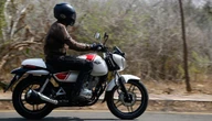 Un estado de México pondrá chips en los cascos de miles de motociclistas. La razón: identificar cuando cometan un delito 