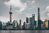 EEUU ha puesto una tasa de 100.000 dólares para trabajadores extranjeros. China acaba de abrirles la puerta con su nueva visa K 
