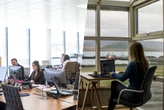 A los españoles cada vez les pagan o compensan menos las horas extra. En el teletrabajo es incluso peor 