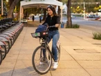 Mientras todos hablan de bicicletas eléctricas, cinco estudiantes mexicanos patentaron una que funciona como carrito de carga 