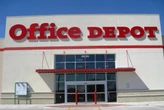 Cada vez verás menos RadioShack y Office Depot en México: su dueña ya encontró negocios más rentables 