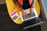 Si quieres aprender Python desde cero y no has programado nunca antes, este es uno de los mejores libros gratis que puedes descargar