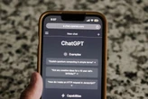 ChatGPT quiere competirle a la IA de Elon Musk donde más le duele: poder generar contenido erótico