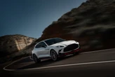 Aston Martin DBX S: una bestia de 717 HP con alma de superdeportivo y cuerpo de SUV 