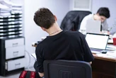 Teníamos miedo de que la IA nos quitara el trabajo. Pero en realidad está acabando con los que quieren empezar a trabajar 