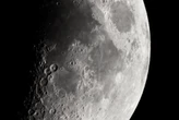 Detonando todas las armas nucleares de la Tierra 130 veces podremos liberar la energía que causó los colosales cañones de la Luna 