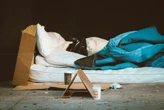Trabajar y dormir en una acera porque los sueldos no dan para alquilar: 'Nomadland' es la vida real documentada en TikTok e Instagram 
