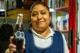 México endureció el impuesto al refresco para combatir obesidad; las tienditas ahora pagan el costo 