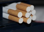 México subió el impuesto a los cigarros y lo inevitable sucedió: casi la mitad de los que se consumen son ilegales 