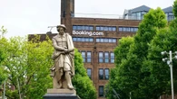 Booking es la web más usada para buscar alojamientos... pero los hoteles están hartos: en España se han unido para demandarla 