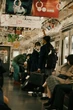 Esta expresión en Japón define muy bien un problema actual: "butsukari otoko", hombres que empujan a mujeres 