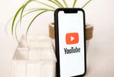 YouTube sigue luchando para que pagues Premium y ahora ha creado un plan barato con un truco: ellos deciden los videos sin anuncios 