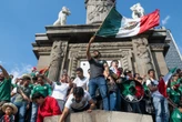 El primer triunfo de México en el Mundial dejó más de 1,200 millones de pesos; la pregunta es quién se quedará con ellos 
