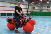 Este ingeniero ha intentado reinventar la rueda con algo tan sencillo que parece absurdo: pelotas de pilates