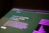 Cualquiera ha podido entrar a tus conversaciones con ChatGPT a través de Google, pero solo si las tenías 'públicas' 