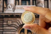 Después de casi 30 años, las monedas de 10 pesos tendrán un cambio que casi nadie notará en México 