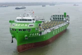 China se propuso desafiar las reglas del transporte marítimo. Estrenó un megabarco eléctrico de 10,000 toneladas 