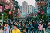 Giro radical en China para sus trabajadores públicos: se limitan los viajes al extranjero y las relaciones con gente de fuera 
