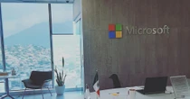 "Cuando las personas trabajan juntas prosperan": Microsoft obliga volver a la oficina y echa por tierra el marketing de Teams 