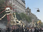 La curiosa historia de cómo una superproducción de 300 millones de dólares cambió para siempre el Día de Muertos en México