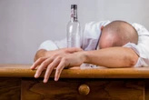 La idea de tomar una copa de vino antes de dormir tiene un precio muy alto y no tiene nada que ver con las calorías 