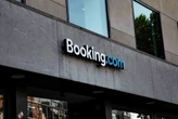 
Booking es la web favorita de los españoles... pero los hoteles están hartos: animan a más alojamientos a sumarse a su megademanda 