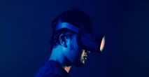 El padre de Oculus dejó Meta tras un escándalo por su apoyo a Trump. Una alianza militar con Zuckerberg destapa viejos trapos sucios
